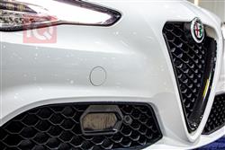 الفا روميو Giulia